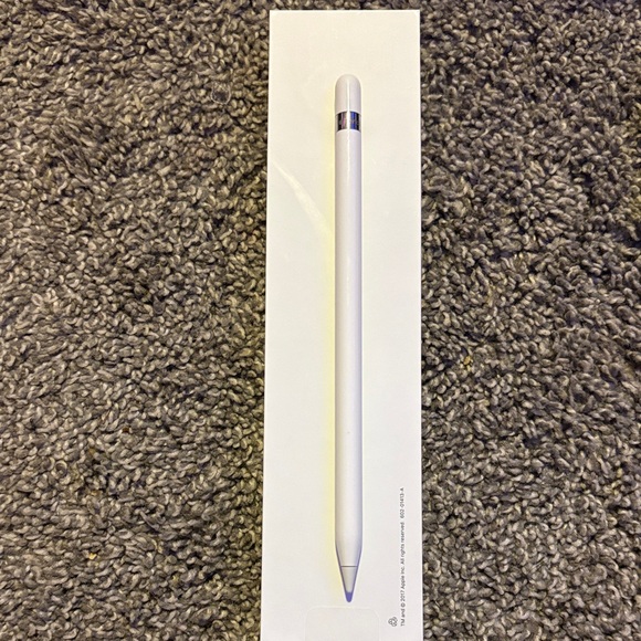 Apple White Stylus ( it doesn’t work for my iPad so idk if it will for yours) - Picture 1 of 1